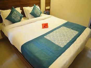 Oyo Rooms Railway Station Ankleshwar Buitenkant foto