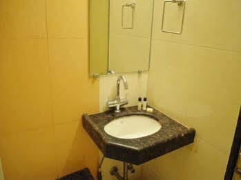 Oyo Rooms Railway Station Ankleshwar Buitenkant foto