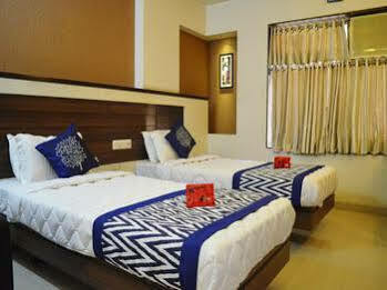 Oyo Rooms Railway Station Ankleshwar Buitenkant foto