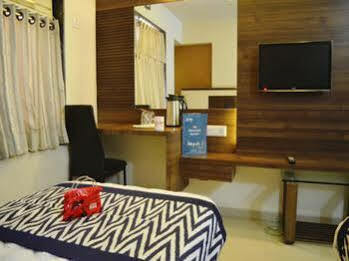 Oyo Rooms Railway Station Ankleshwar Buitenkant foto