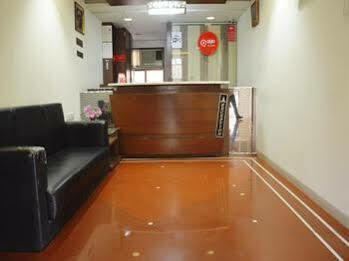 Oyo Rooms Railway Station Ankleshwar Buitenkant foto
